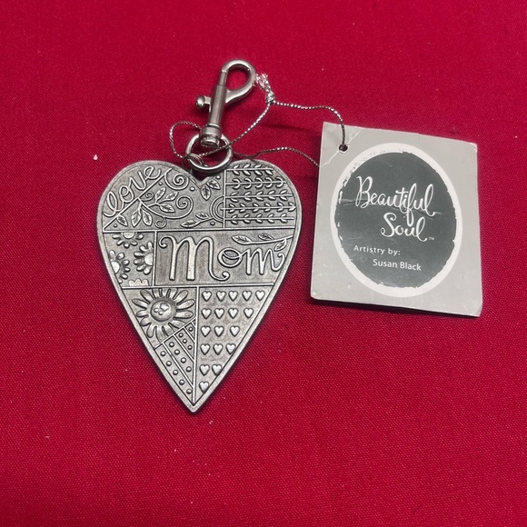 Beautiful Soul Silver Heart Keychain - Picture 4 of 7